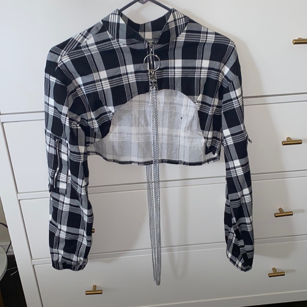 Black and white plaid long sleeve top